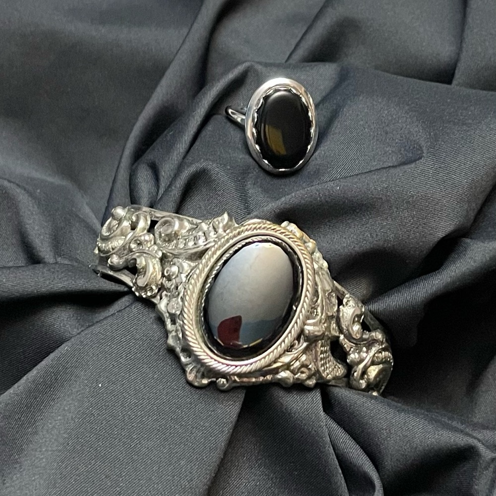 Vintage Victorian Style Silver Tone Hinged Cuff Bracelet w/Matching Emmons Ring